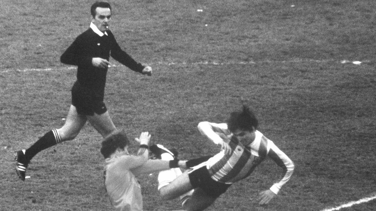 Zmar Sergio Gonella Prowadzi Fina Pi karskich Mistrzostw wiata I Zmar Sergio Gonella Prowadzi Fina Pi karskich Mistrzostw wiata I