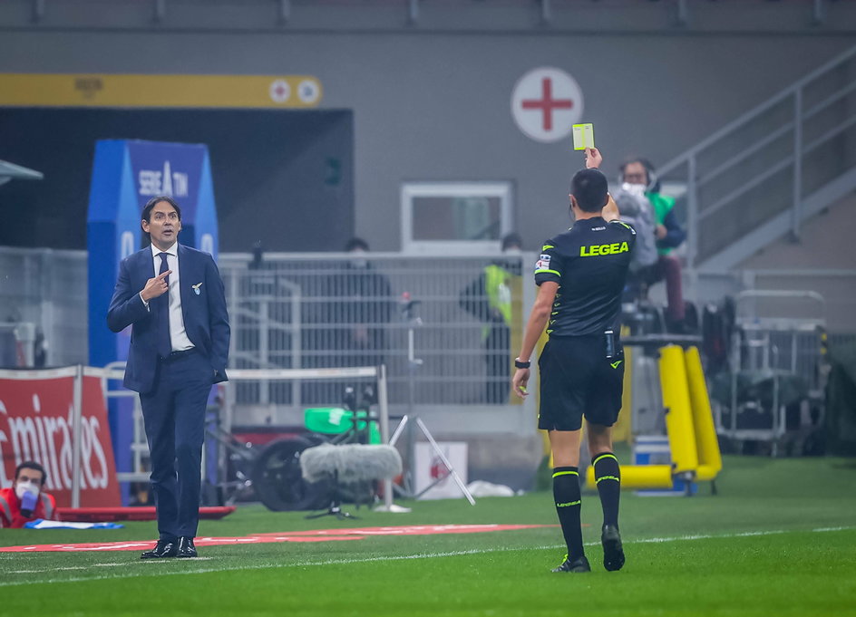 Simone Inzaghi jako trener Lazio w meczu przeciwko AC Milan