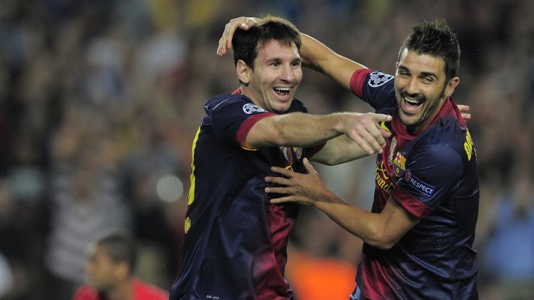 Lionel Messi (z lewej) i David Villa
