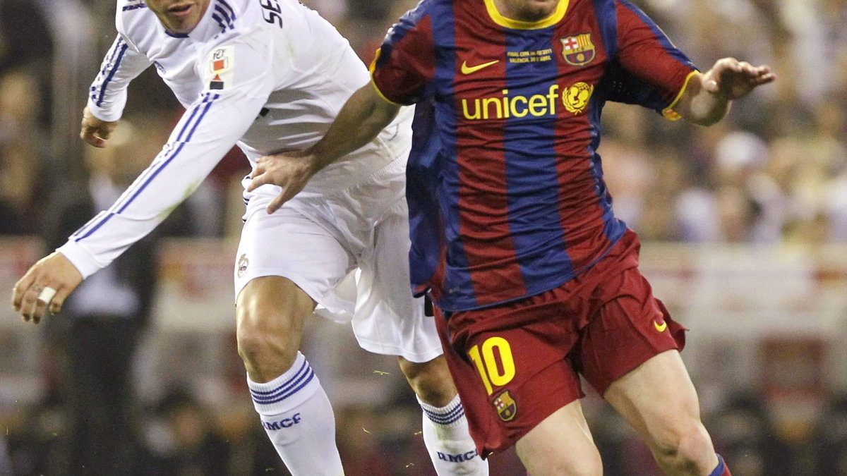 Sergio Ramos (z lewej) i Lionel Messi