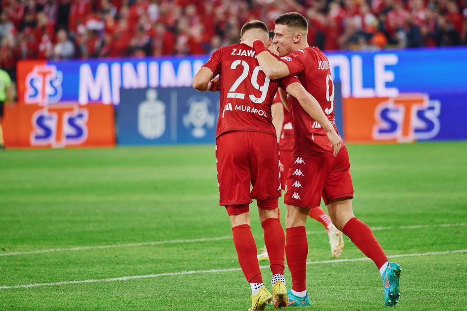 Łukasz Zjawiński i Jordi Sanchez podczas wrześniowego spotkania z Cracovią (2:0)