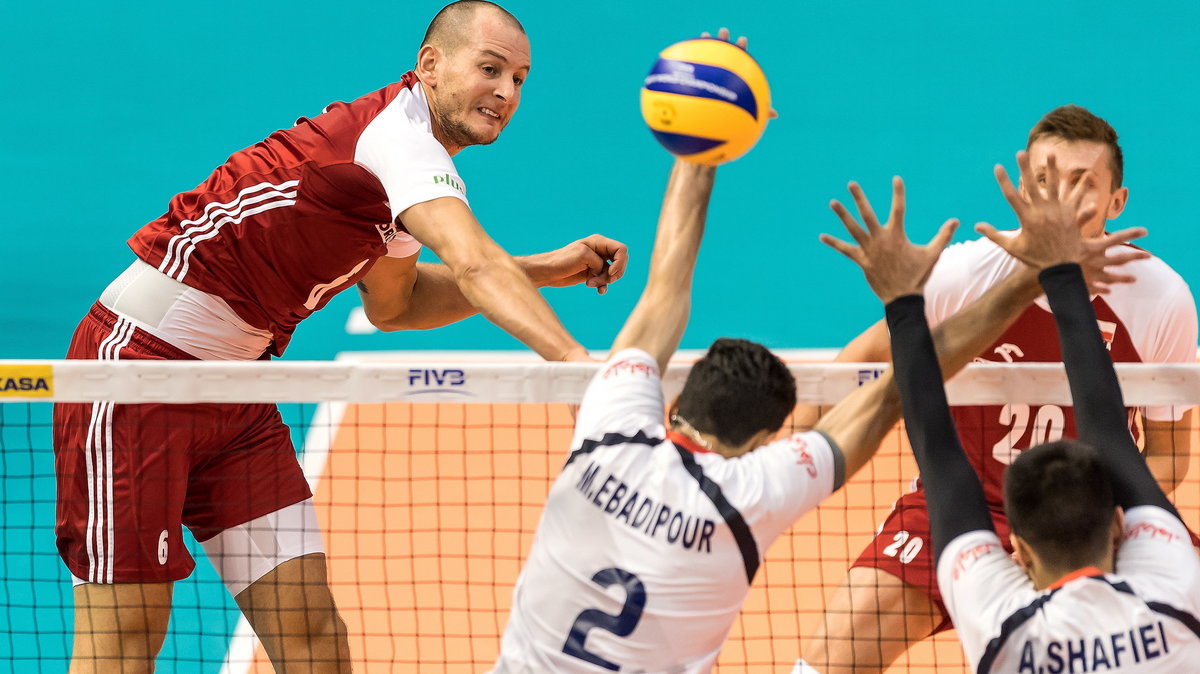 Bartosz Kurek (L)