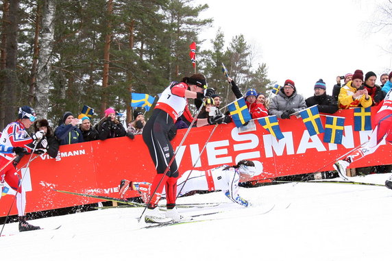 Justyna Kowalczyk podcina Charlotte Kallę