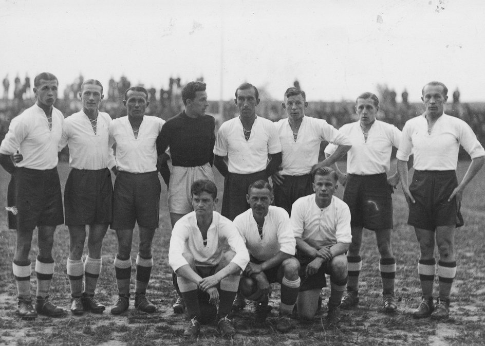 Ryszard Piec (drugi z lewej) podczas Igrzysk Olimpijskich w Berlinie w 1936 r.
