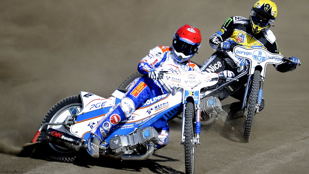 Nicki Pedersen (kask czerwony)