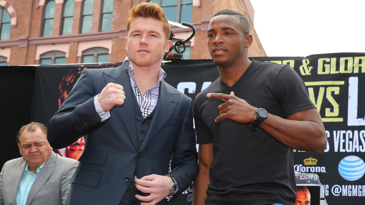 Canelo Alvarez (z lewej) i Erislandy Lara