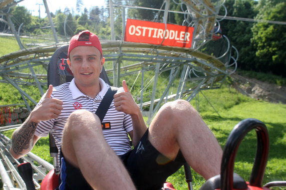 Kadra Smudy na rollercoasterze