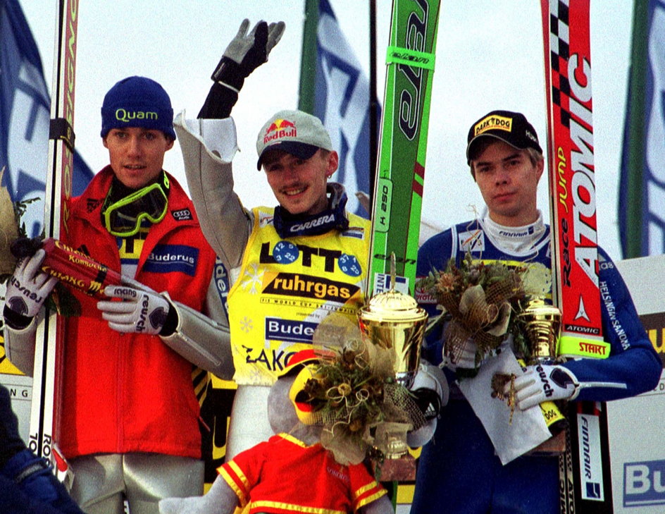 Rok 2002, podium pod Wielką Krokwią. Od lewej: Sven Hannawald, Adam Małysz i Matti Hautamaeki
