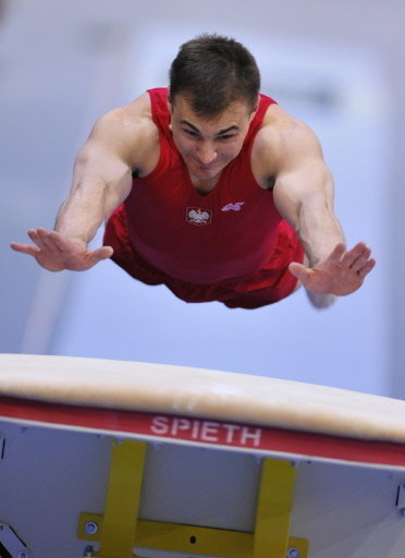 GYMNASTICS-EURO-2008