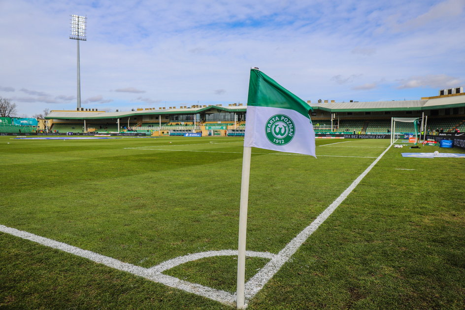 Stadion w Grodzisku Wielkopolskim przed meczem Warty z Cracovią (12 marca 2023 r)