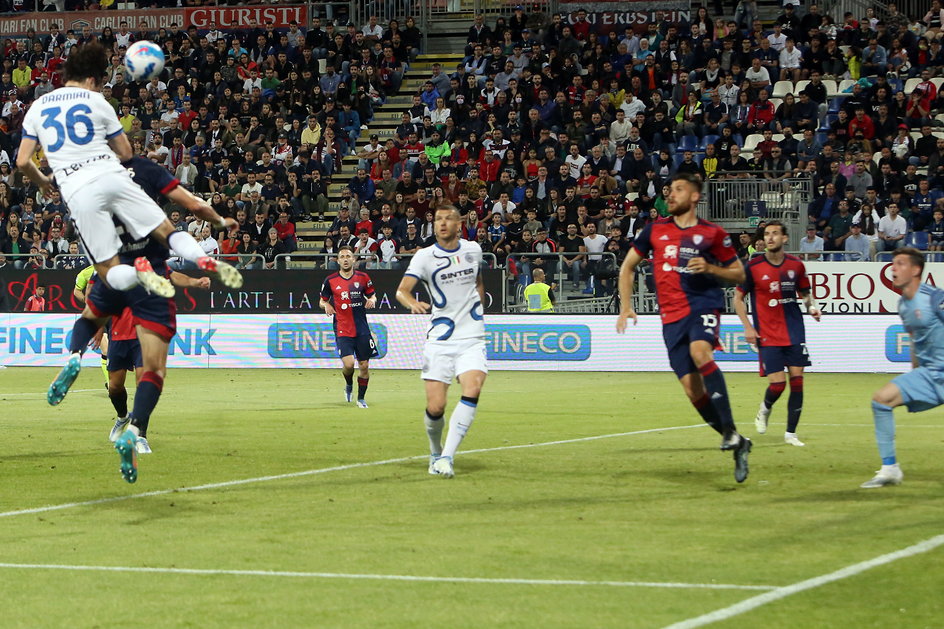 Strzał Matteo Darmiana (Cagliari - Inter)