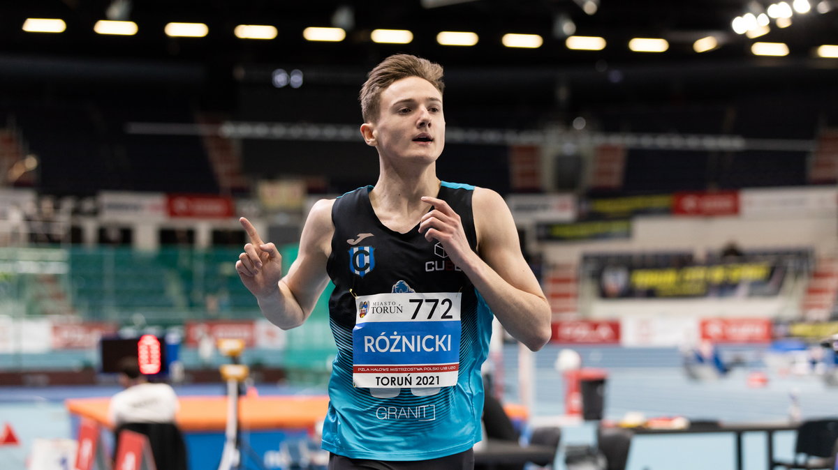 Krzysztof Różnicki pobił rekordy Polski juniorów w hali i na otwartym, ale w ostatnim sezonie na bieżni się nie pojawił