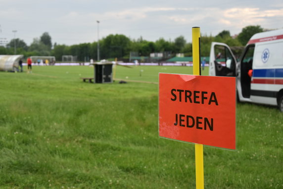 Organizacja meczu w dobie pandemii koronawirusa. Spotkanie Garbarnia Kraków - Widzew Łódź