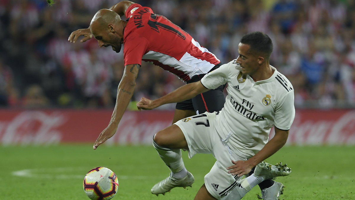 Mikel Rico (Athletic Bilbao) w walce z Isco (Real Madryt)