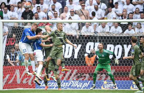 PIŁKA NOŻNA PUCHAR POLSKI FINAŁ LEGIA - LECH (pod bramką Legii)