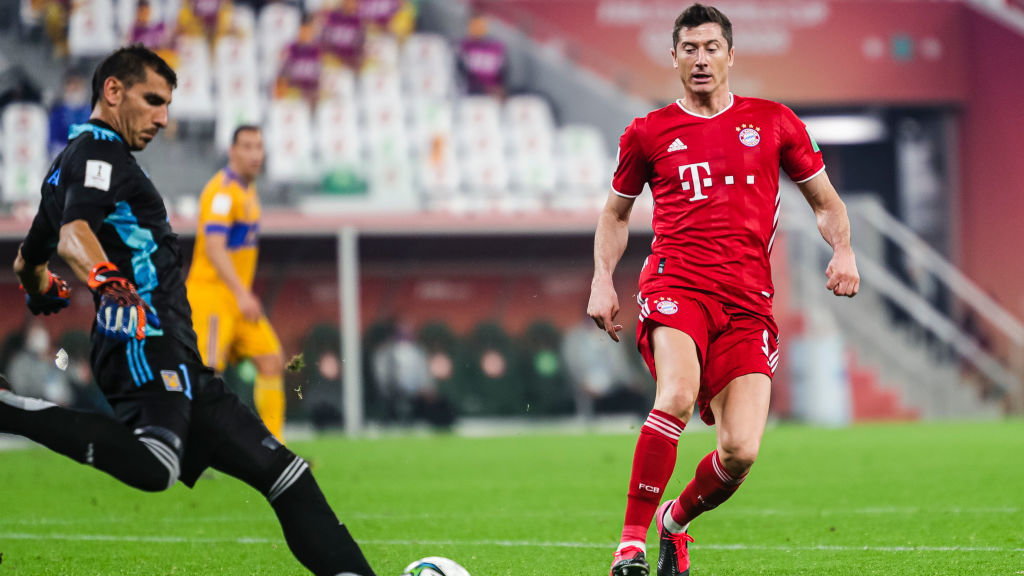 Robert Lewandowski w meczu z Tigres