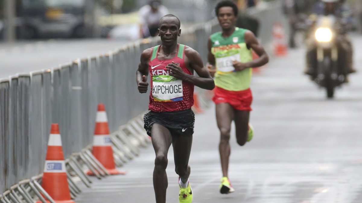 Eliud Kipchoge i Feyisa Lilesa zajęli dwa pierwsze miejsca w maratonie olimpijskim w Rio, biegnąć w Nike Vaporfly. Podobnie jak brązowy medalista Galen Rupp.