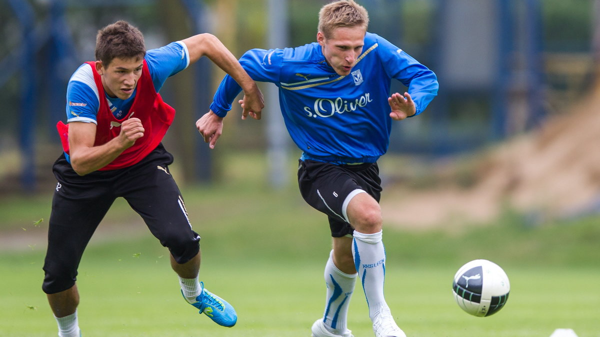 Mateusz Możdżeń (L) i Siarhiej Krywiec (P)