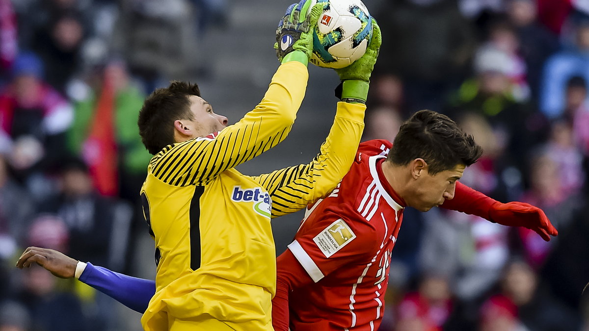 Robert Lewandowski i Rune Jarstein