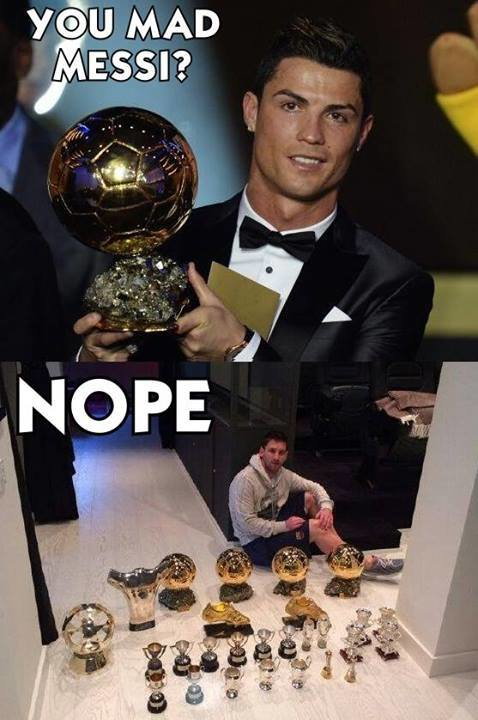 Złota Piłka w rękach Cristiano Ronaldo - memy po gali FIFA 2013