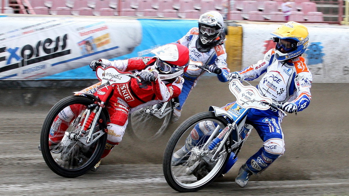 Mecz Polonia Bydgoszcz - Stal Rzeszów w 2013 roku. W kasku żółtym Pedersen