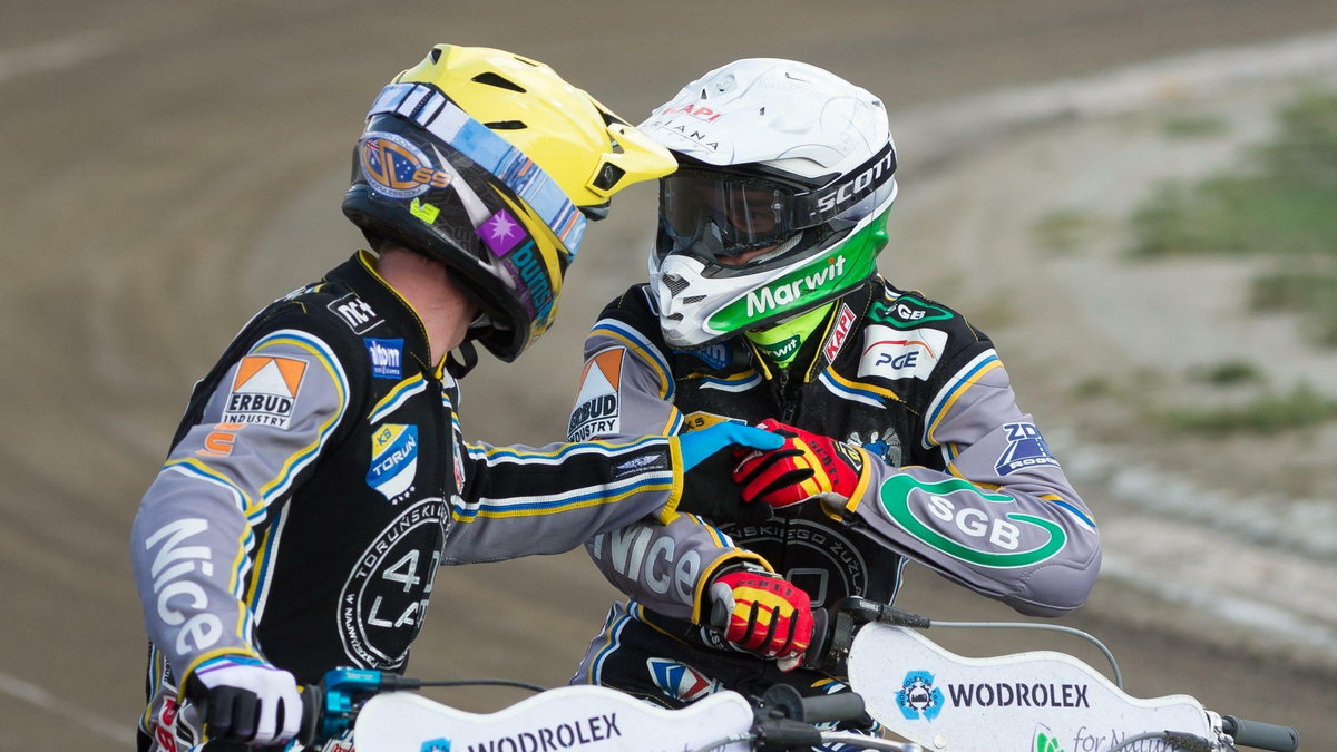 Jason Doyle (kask żółty) i Adrian Miedziński