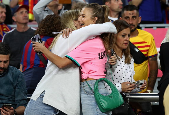 Anna Lewandowska i Mikky Kiemeney na meczu FC Barcelona — Real Betis