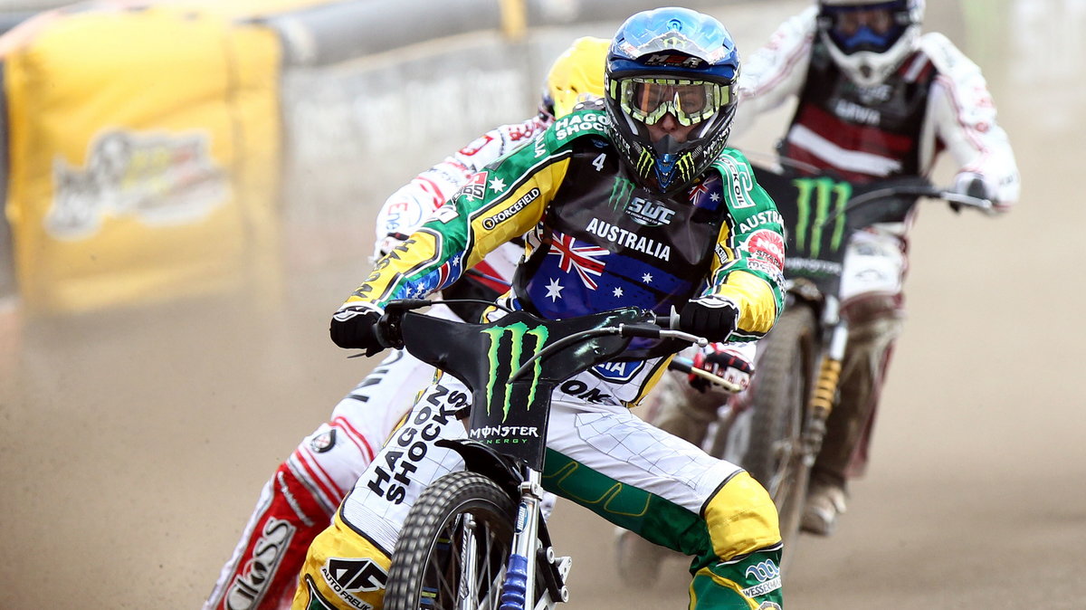 Darcy Ward (L)