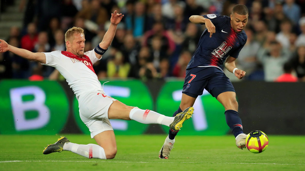 Kamil Glik (z lewej) nie ma w tym sezonie wielu powodów do radości