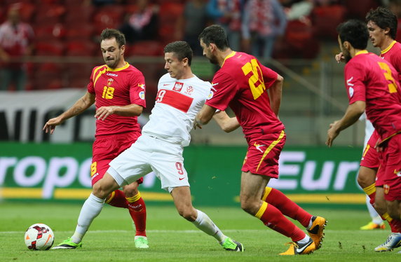 Robert Lewandowski (w białym stroju)