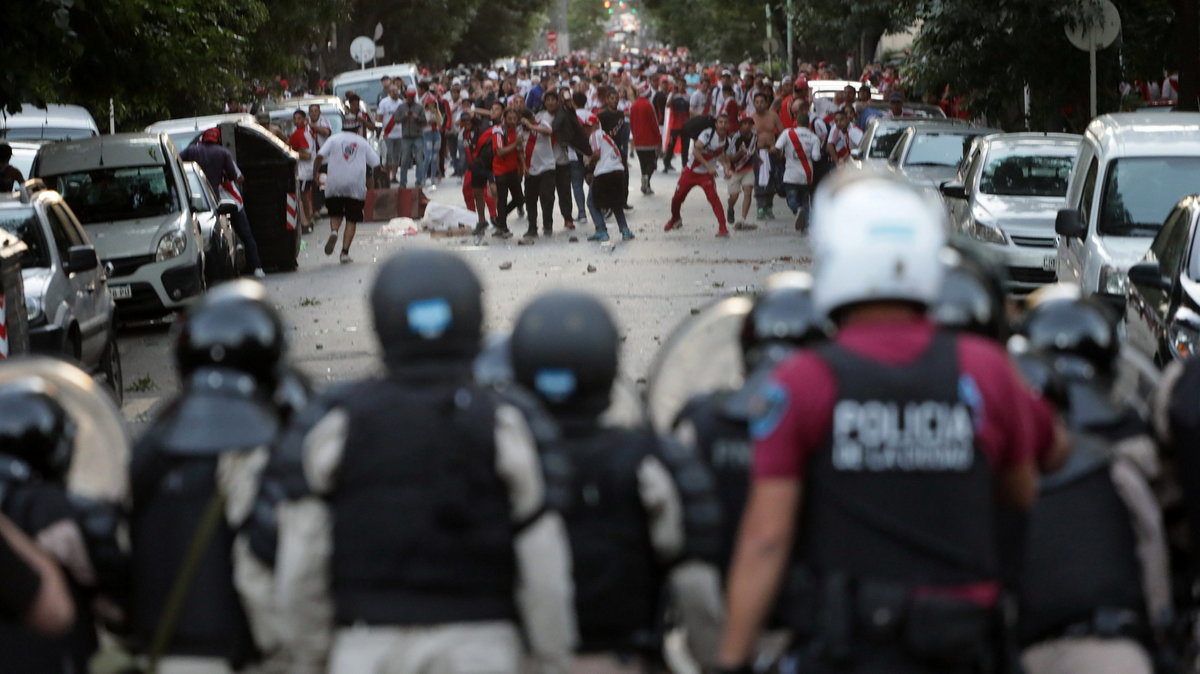Starcia pseudokibiców River Plate z policją