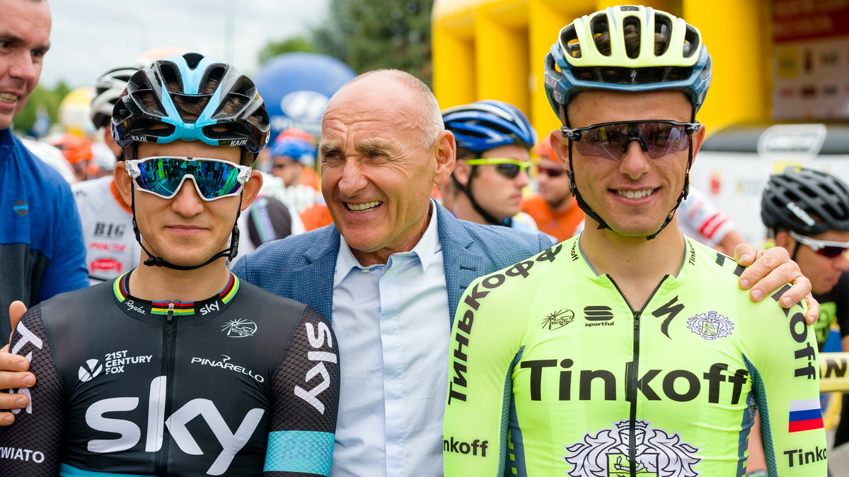 Michał Kwiatkowski (z lewej), Czesław Lang i Rafał Majka (z prawej)