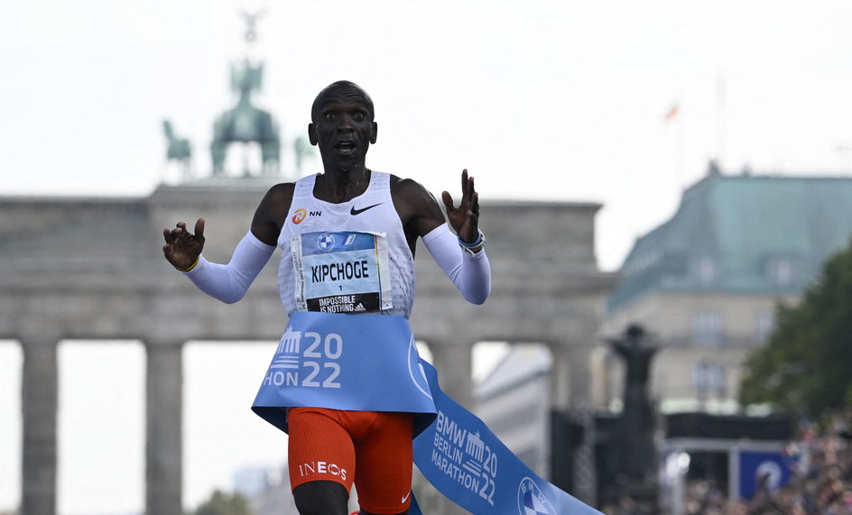 Eliud Kipchoge znów w Berlinie poprawił rekord świata w maratonie