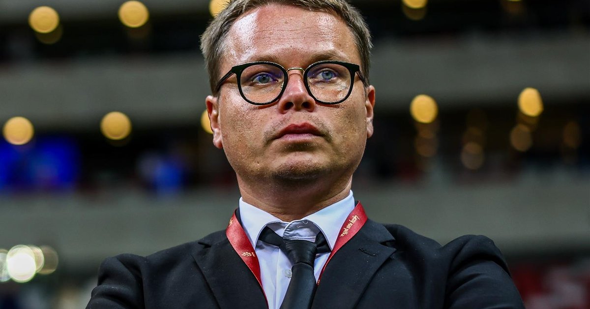 Jarosław Królewski w środku nocy reaguje na blamaż Wisły Kraków