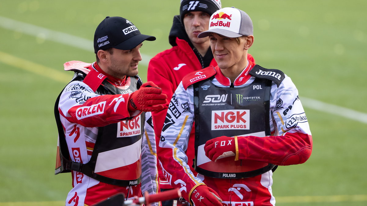 2021.10.16 Manchester Zuzel Speedway 2021 Speedway of Nations SoN Mistrzostwa Swiata Speedway of Nations - final 1 N/z Bartosz Zmarzlik, Maciej Janowski Foto Marcin Karczewski / PressFocus 2021.10.16 Speedway 2021 Speedway of Nations SoN Speedway of Nations - final 1 N/z Bartosz Zmarzlik, Maciej Janowski Foto Marcin Karczewski / PressFocus