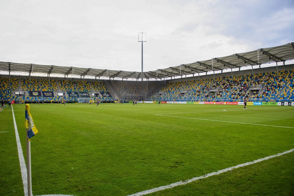 Od początku sezonu trybuny w Gdyni świecą pustkami