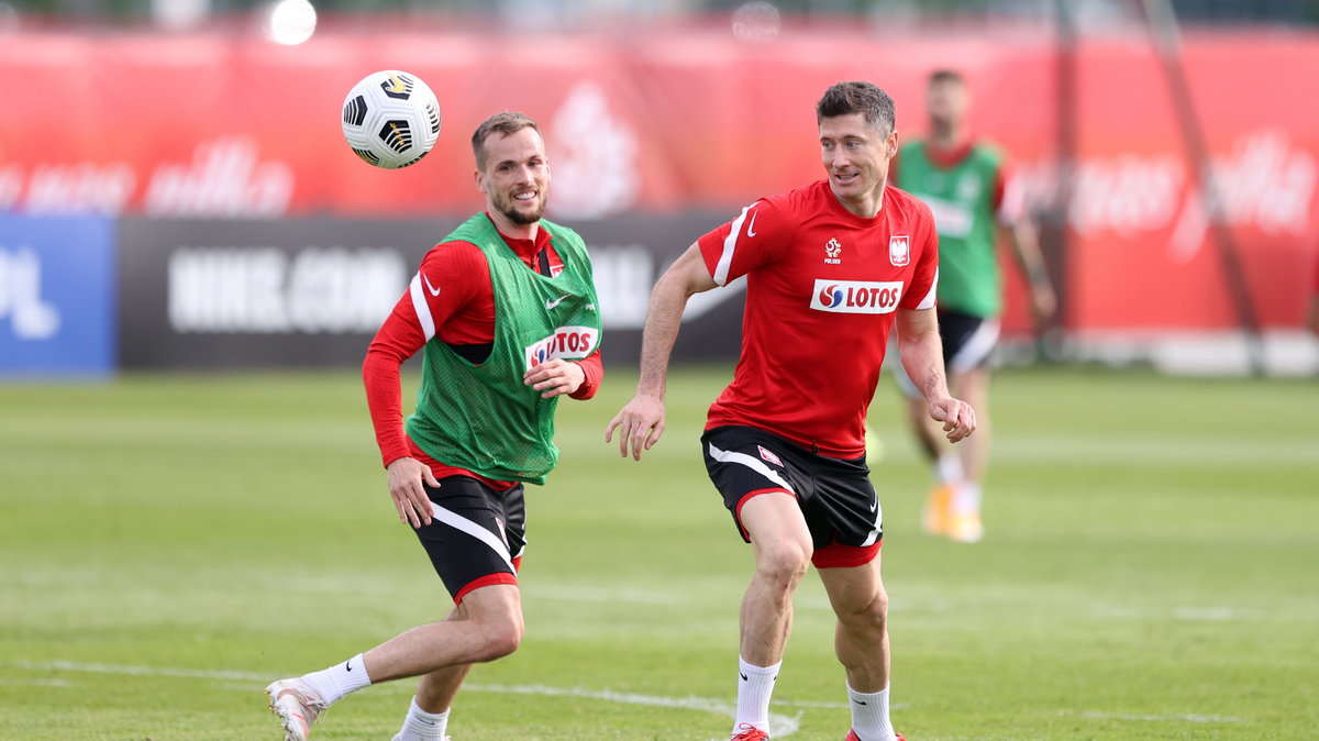 Trening reprezentacji Polski. Tomasz Kędziora i Robert Lewandowski