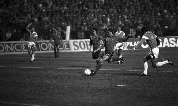 FC Barcelona - Lech 1:1 (26 października 1988). Bramki: 1:0 Roberto (25) k, 1:1 Pachelski (71)