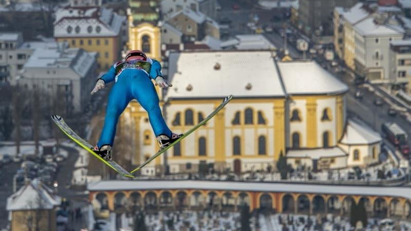 Stefan Kraft leci na.. cmentarz bo tak prezentuje się perspektywa w Innsbrucku