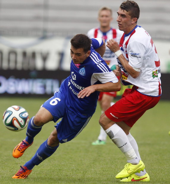 PIŁKARSKA EKSTRAKLASA PODBESKIDZIE KONTRA RUCH CHORZÓW (Adam Pazio Michał Szewczyk )