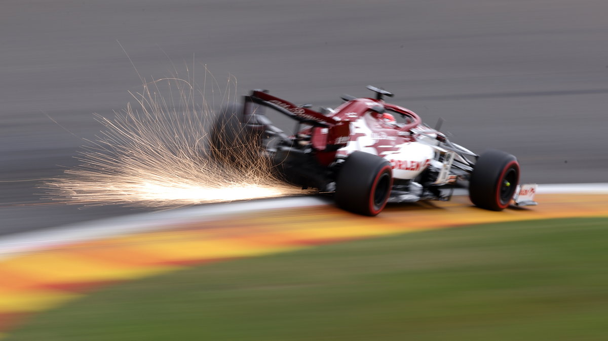 Kimi Raikkonen w bolidzie Alfa Romeo Racing ORLEN