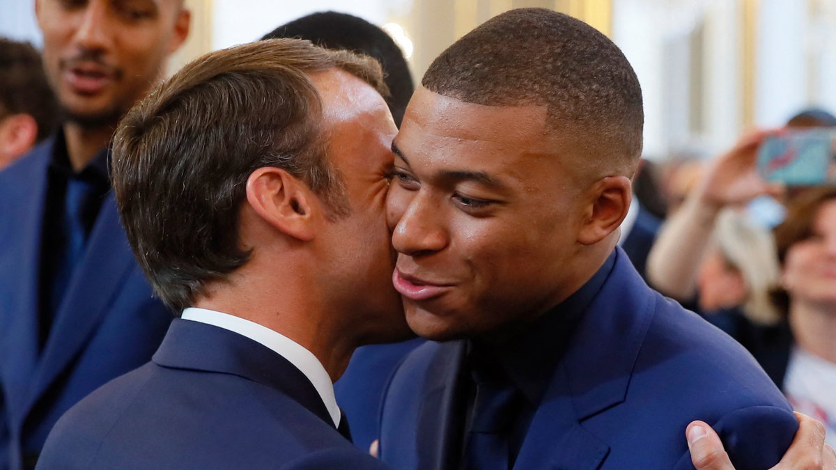 Emmanuel Macron i Kylian Mbappe, 2019 r.