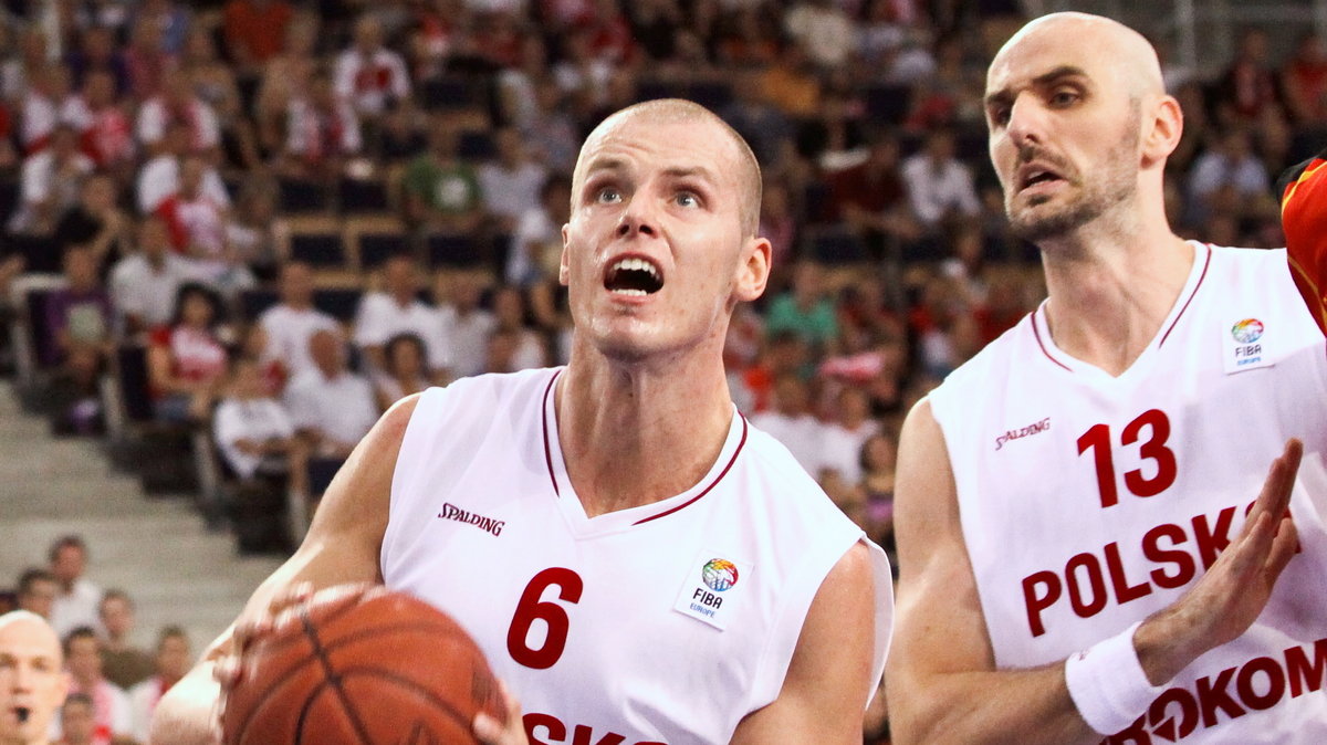 Maciej Lampe (L) i Marcin Gortat (P)