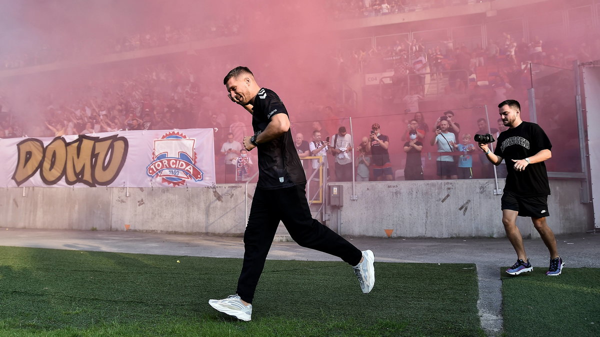 Prezentacja Lukasa Podolskiego jako pilkarza Gornika Zabrze