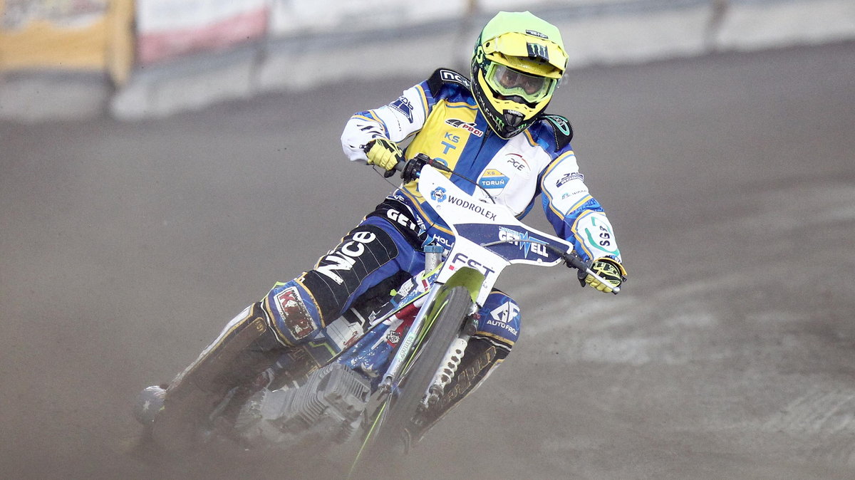 CHRIS HOLDER