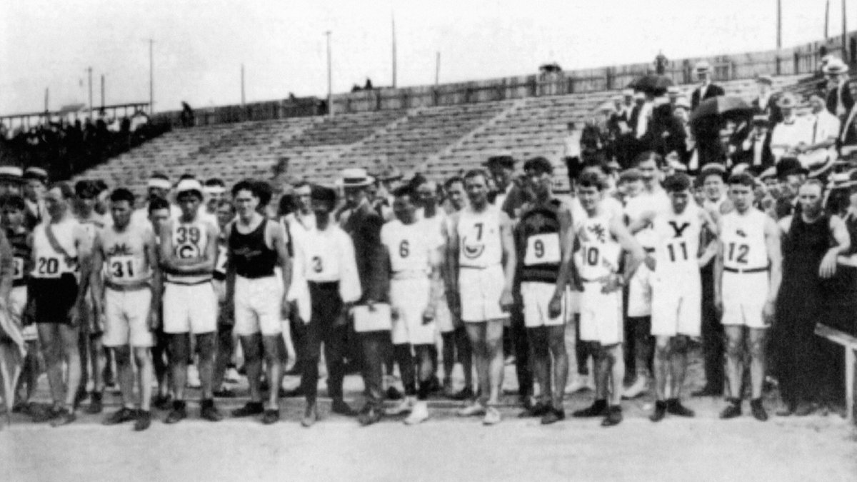 Uczestnicy olimpijskiego maratonu podczas igrzysk w St Louis w 1904 roku