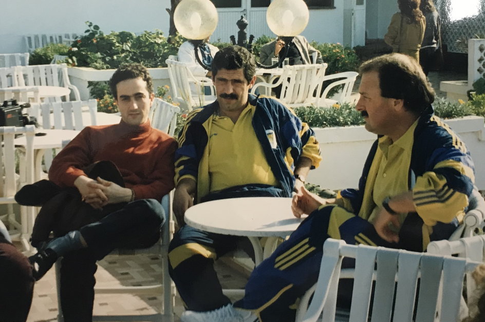 Fernando Santos (w środku) i jego ówczesny asystent Luis Roquete (z prawej) w czasach pracy w Estoril