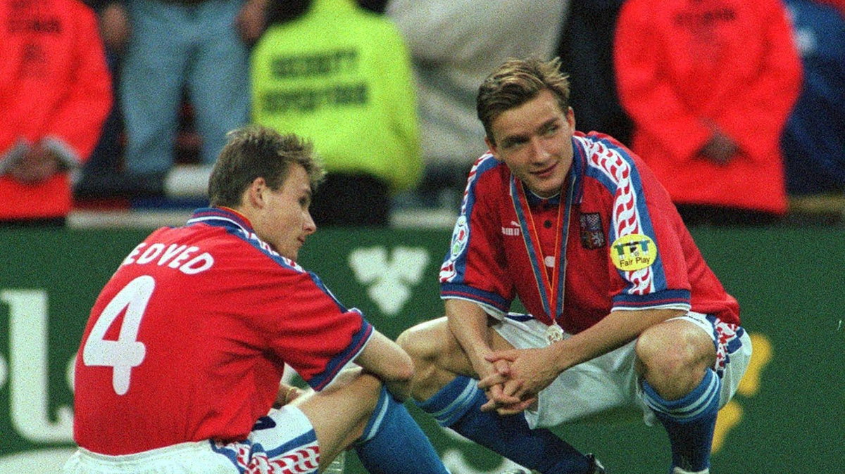 Pavel Nedved (L) i Vladimir Smicer (P)