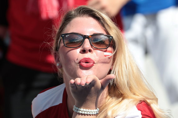 FBL-EURO-2016-MATCH33-ISL-AUT-FANS