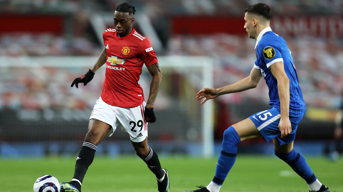 Aaron Wan-Bissaka (Manchester United) i Jakub Moder (Brighton)